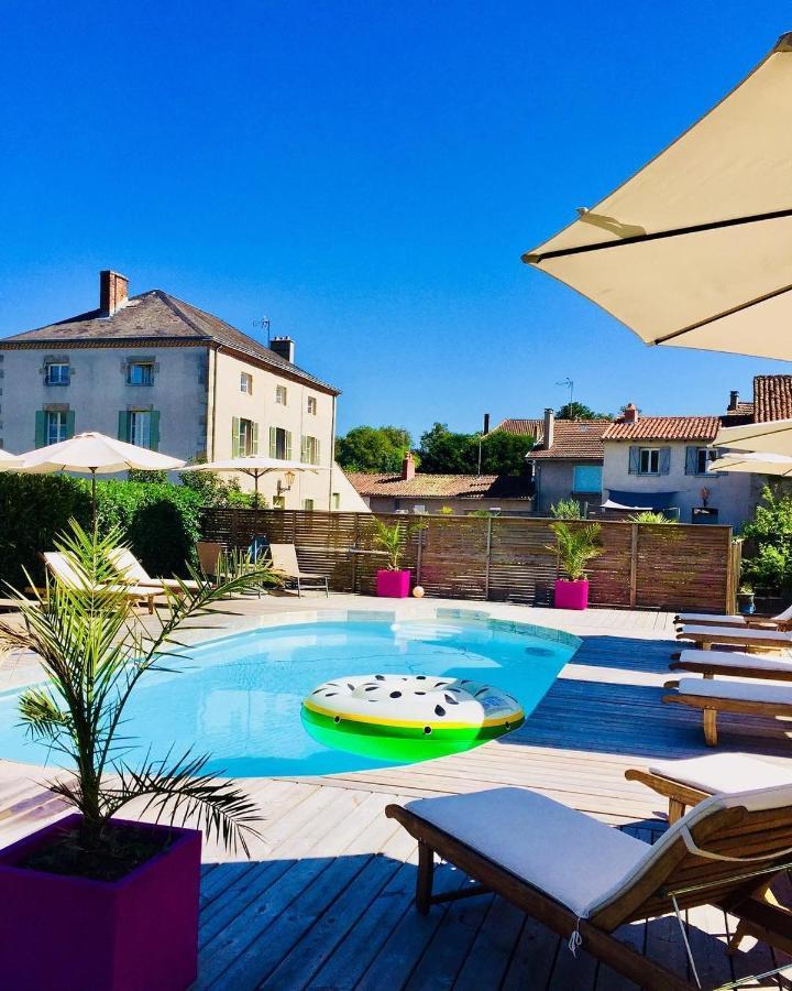Maison Hirondelles Gites Mezieres-sur-Issoire Exteriér fotografie