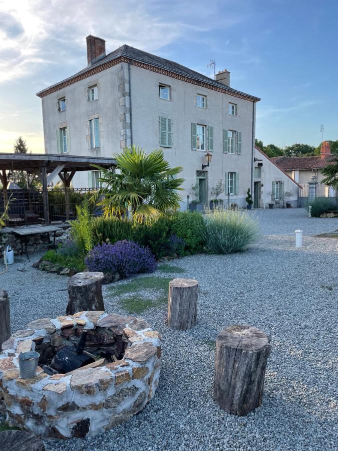 Maison Hirondelles Gites Mezieres-sur-Issoire Exteriér fotografie