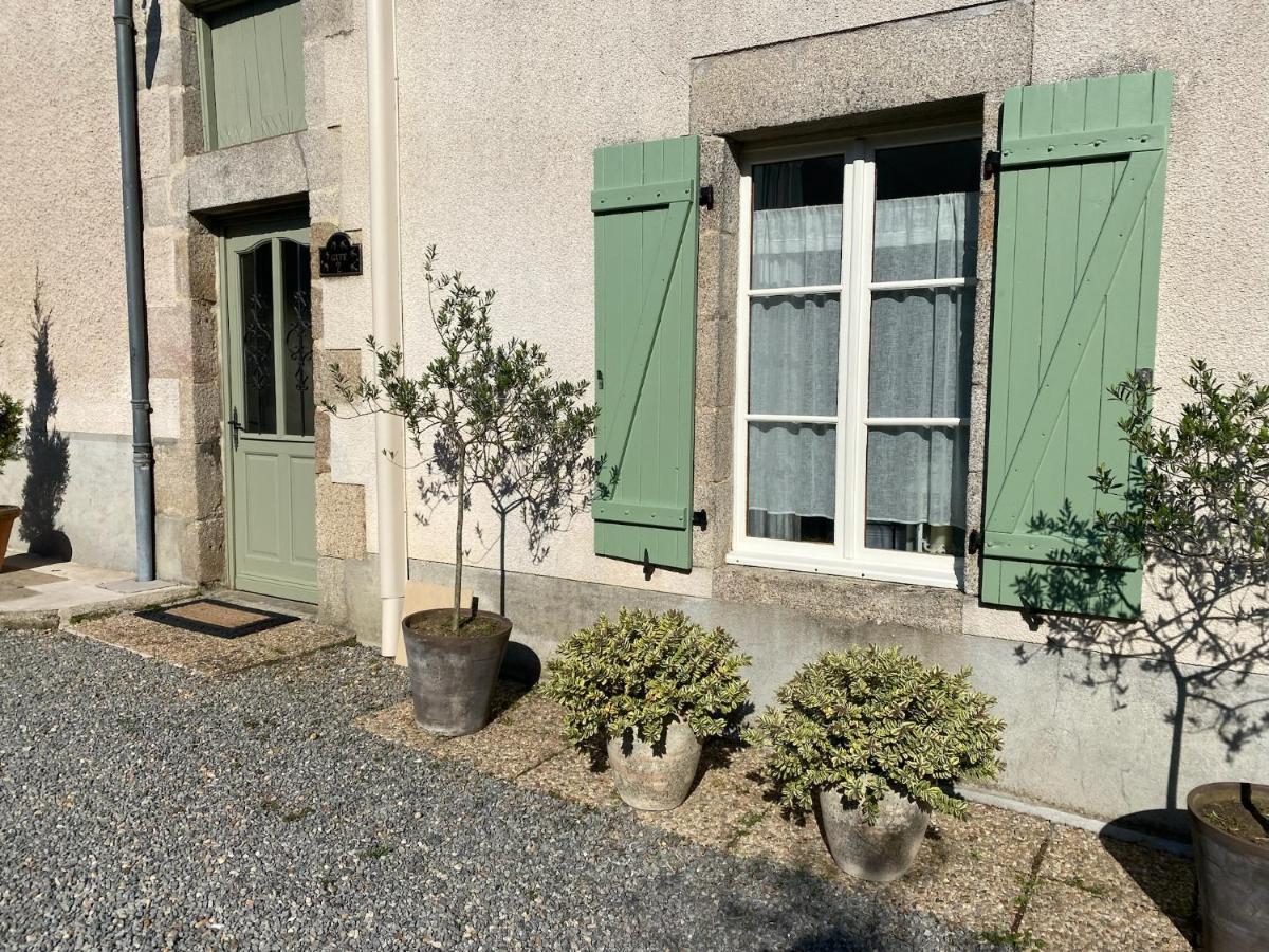 Maison Hirondelles Gites Mezieres-sur-Issoire Exteriér fotografie